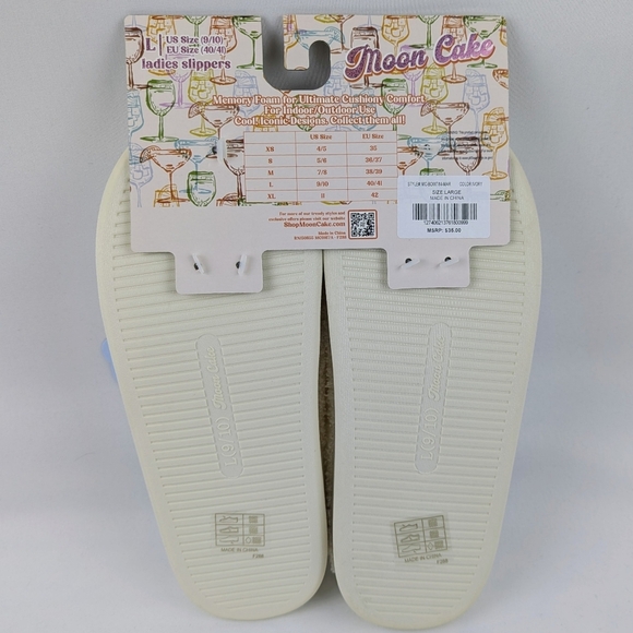 Slipper Strawberry Cosmopolitan Embroider Fleece Memory Foam Slip On L(9/10) NWT - Picture 9 of 14